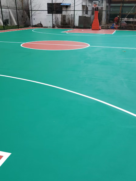 绥德 球场长期使用易出现地面开裂